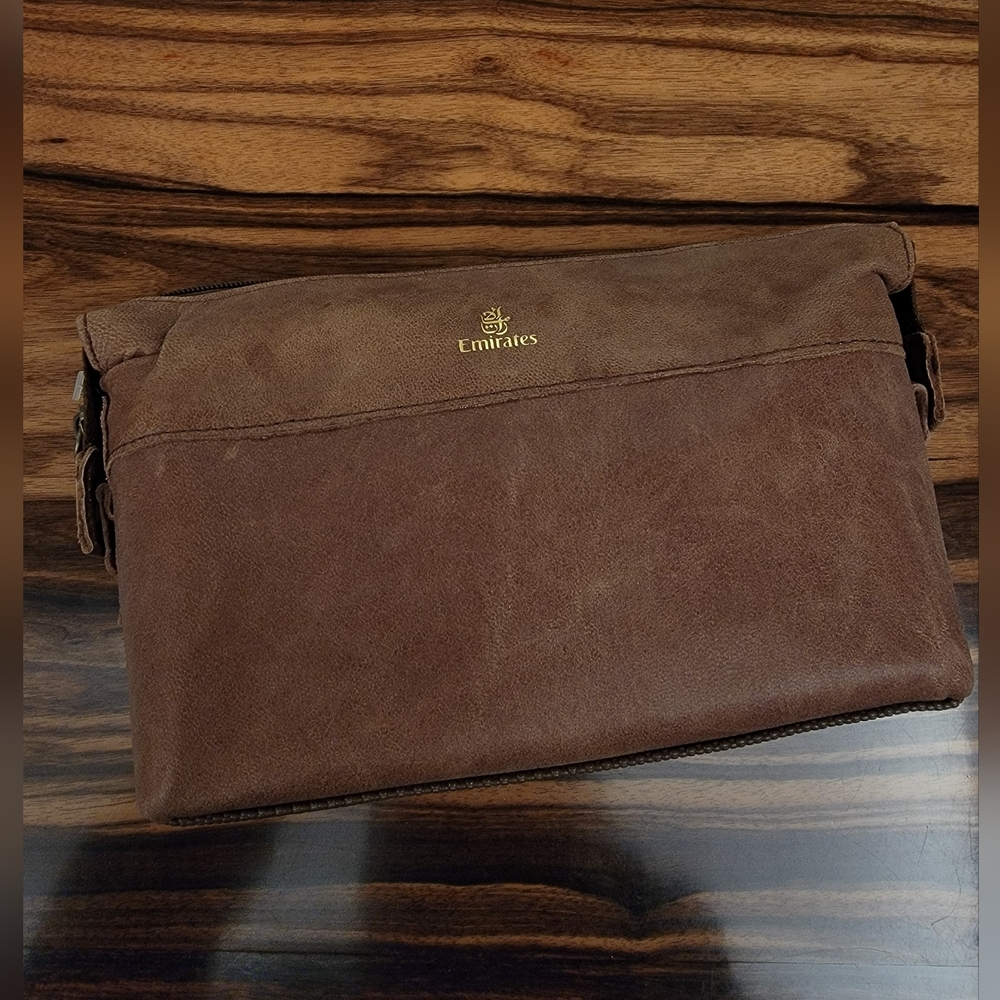 NEW Emirates First Class Leather Amenity Kit - Picture 2 of 13
